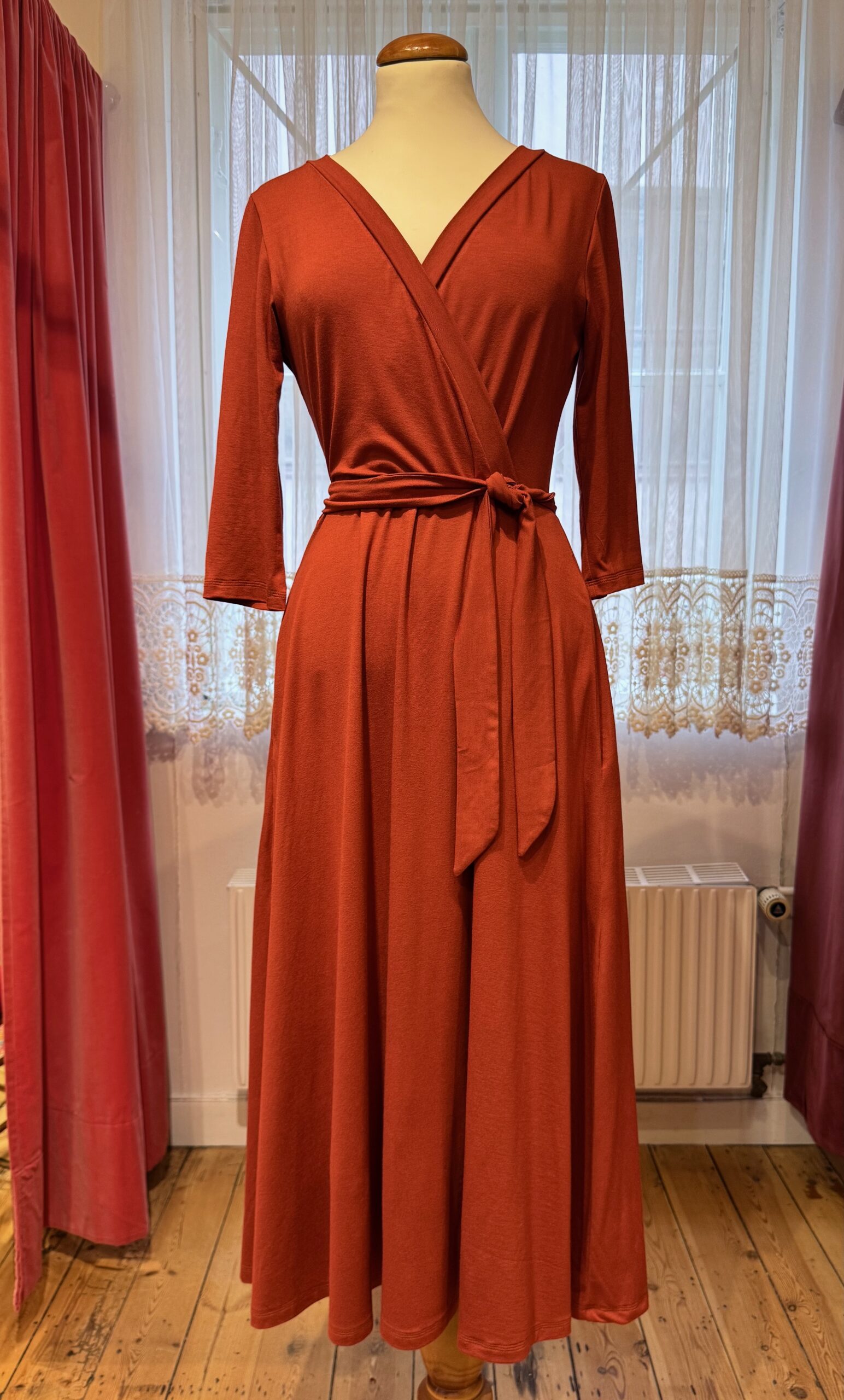 Förhandsbokning, Vildaklänning Astrid, rost